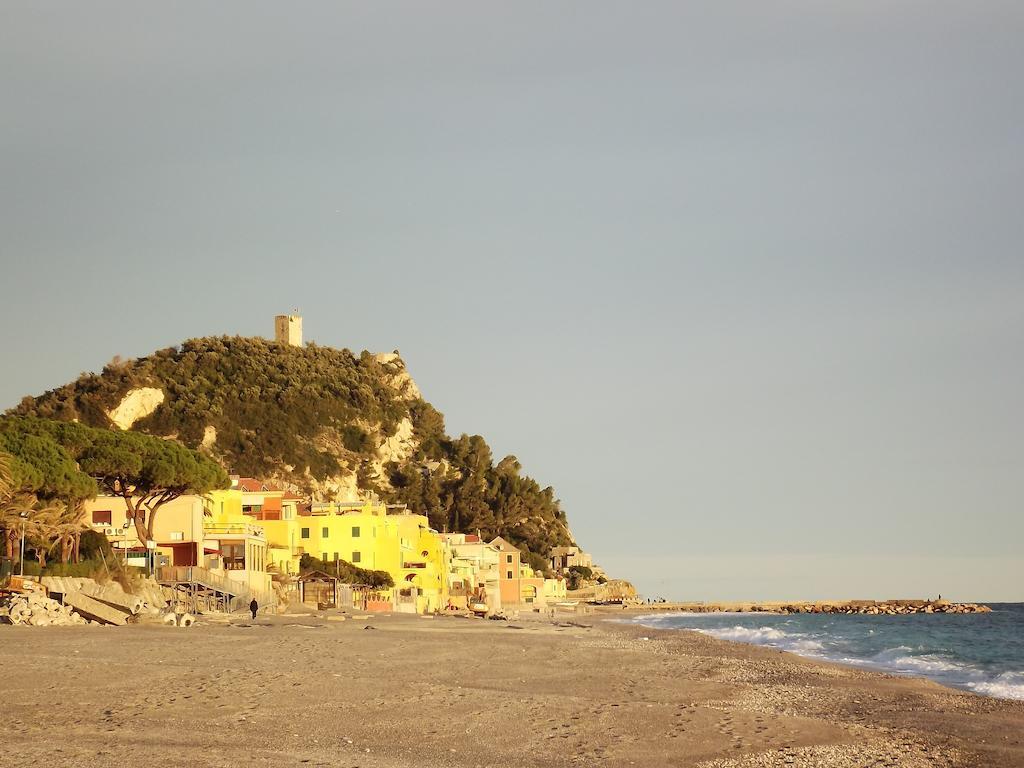 Villa Degli Ulivi B&B Finale Ligure Eksteriør bilde