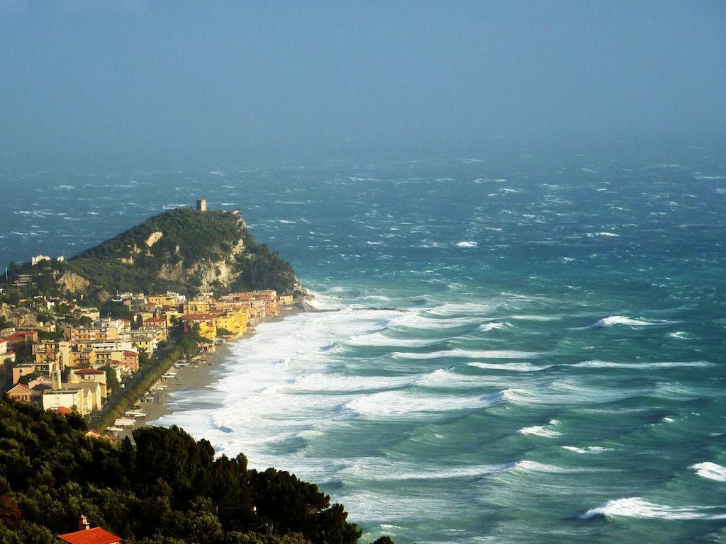 Villa Degli Ulivi B&B Finale Ligure Eksteriør bilde