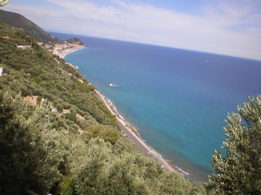 Villa Degli Ulivi B&B Finale Ligure Eksteriør bilde